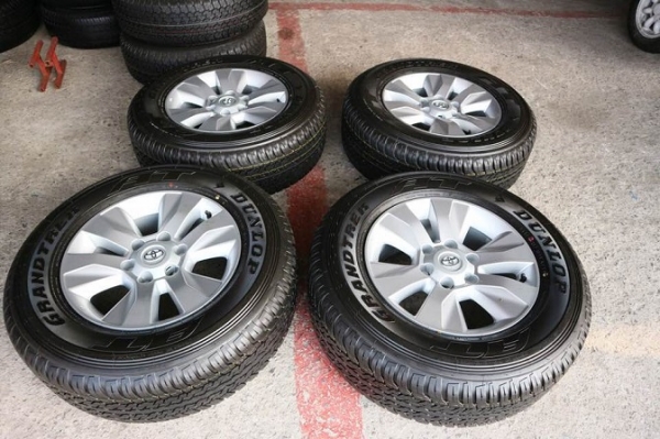 ขายแม็กถอดป้ายแดงขอบ17 รีโว่