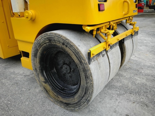 ขายครับ รถบด SAKAI TW350 รถนำเข้าจากญี่ปุ่น โทร.090-986-2521 อ๊อบ