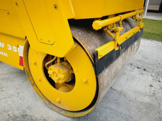 ขายครับ รถบด SAKAI TW350 รถนำเข้าจากญี่ปุ่น โทร.090-986-2521 อ๊อบ