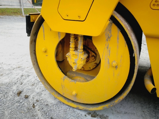 ขายครับ รถบด SAKAI TW350 รถนำเข้าจากญี่ปุ่น โทร.090-986-2521 อ๊อบ