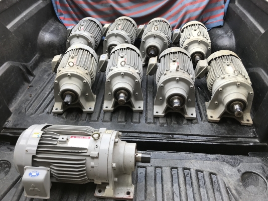 ขายมอเตอร์เกียร์ Cycro drive Sumitomo 5HP. 380V อัตราทด 1:15 เพลาออกประมาณ 100รอบต่อนาที สภาพสวยมากเดิมๆ วิ่งนิ่ม พร้อมใช้งาน มี 9ตัวครับ