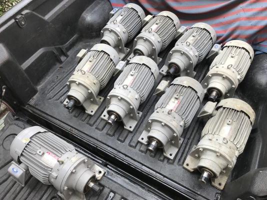 ขายมอเตอร์เกียร์ Cycro drive Sumitomo 5HP. 380V อัตราทด 1:15 เพลาออกประมาณ 100รอบต่อนาที สภาพสวยมากเดิมๆ วิ่งนิ่ม พร้อมใช้งาน มี 9ตัวครับ