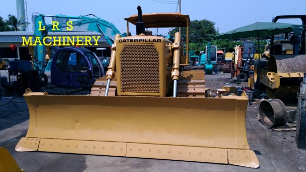 แทรคเตอร์ Caterpillar รุ่น D6C