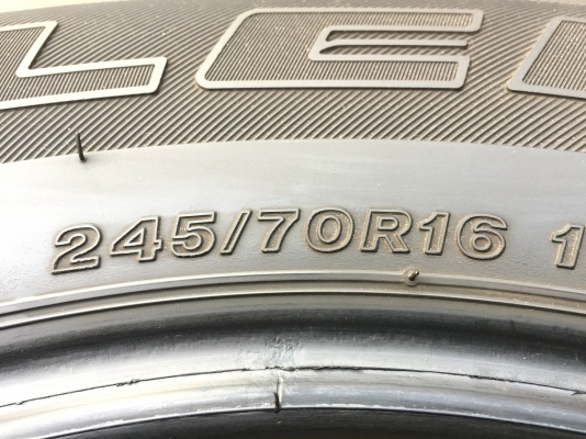 ยาง Bridgestone 245 70 16 ปลายปี17 มีให้เลือก3ชุด ดอกเต็ม ไม่มีปะ เนื้อนิ่มๆ ใช้ยาว ราคาไม่แพง ยาง Bridgestone 245 70 16 ปลายปี17 มีให้เลือก3ชุด ดอกเต็ม ไม่มีปะ เนื้อนิ่มๆ ใช้ยาว ราคาไม่แพง