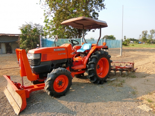 ขายคะรถไถมือ ✌️L3408 ★★พร้อมใช้งาน★★อุปกรณ์ 3 ชิ้น  ใบดันหน้า+ผาน+โรตารี่ ราคา 195000฿ ทำงาน 2139ชม.⛽จัดส่งฟรี ↠↠สนใจติดต่อสอบถาม↠0906910337 ⛳พิกัด ร้านส.เจริญแทรกเตอร์ อ.บางระกำ จ.พิษณุโลก