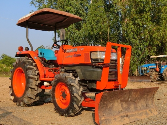 ขายคะรถไถมือ ✌️L3408 ★★พร้อมใช้งาน★★อุปกรณ์ 3 ชิ้น  ใบดันหน้า+ผาน+โรตารี่ ราคา 195000฿ ทำงาน 2139ชม.⛽จัดส่งฟรี ↠↠สนใจติดต่อสอบถาม↠0906910337 ⛳พิกัด ร้านส.เจริญแทรกเตอร์ อ.บางระกำ จ.พิษณุโลก