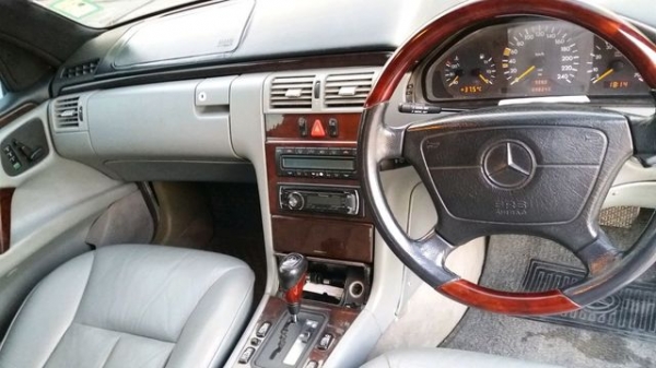 เบนซ์ตากลมสภาพเดิมจัด