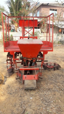 ขายเครื่องปลูกอ้อยสภาพสวย ขายเครื่องปลูกอ้อยสภาพสวย