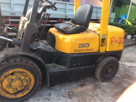 ขาย โฟรคลฟท์ ทีซีเอ็ม เครื่องดีเซล 3 ตันเสา 3 เมตร