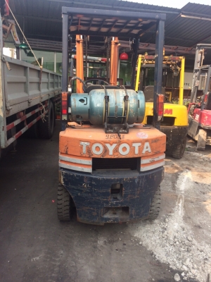 ขาย โฟรคลิฟท์ โตโยต้า รุ่น 5 เบนซินติดแก๊ส 1.5 ตัน