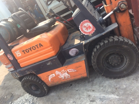 ขาย โฟรคลิฟท์ โตโยต้า รุ่น 5 เบนซินติดแก๊ส 1.5 ตัน