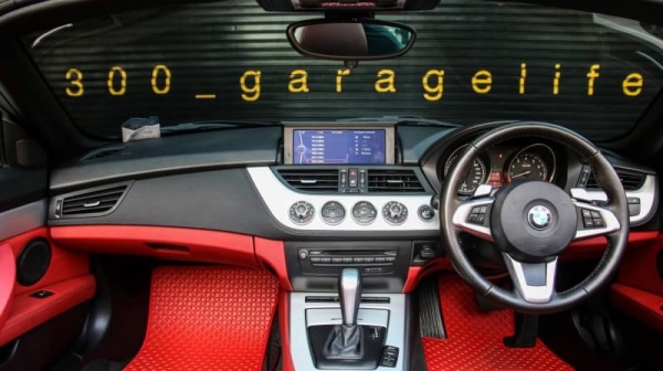 ขาย BMW Z4 E89 2.3 S-DRIVE ปี 2010 สีขาว (แท้จากโรงงาน)