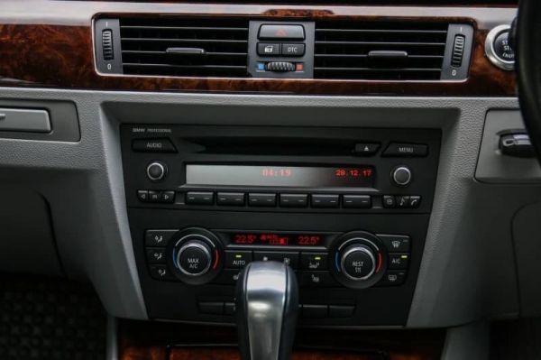 ขายด่วน BMW 325IA COUPE ปี2006 เกียรAUTO สีบรอนซ์เงิน (หายาก)