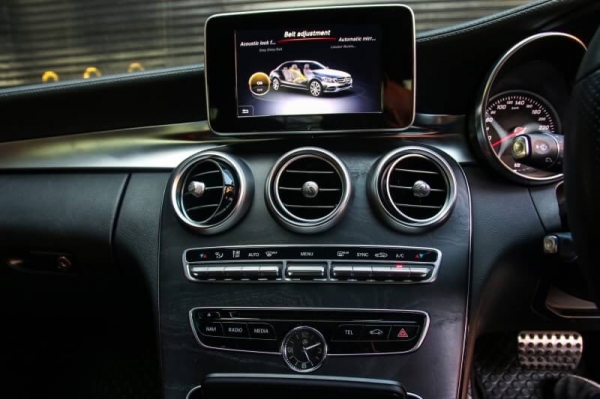 ขาย MERCEDES-BENZ C300 BLUETEC HYBRIDS AMG DYNAMIC W205 ปี 2015 สีดำ (SUPER BLACK)