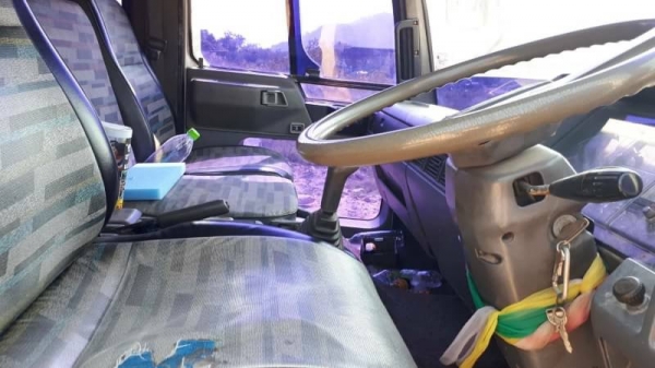 ขาย 625,000  รถ 6 ล้อดั้ม HINO FD2JOB เครื่อง HO7D 195 แรง หัวบาง ยางดี คัชซีสวย รถสวยพร้อมใช้เอกสารพร้อมโอน รถอยู่ ราชบุรี 090-772-3710 090-772-3708