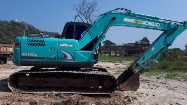 ขาย 1,890,000 KOBELCO sk 140-8 LC  super X 6,800 ชม. เครื่องดี ปั้มแรง เอวแน่น ช่วงล่างสวย รถสภาพเหมือนใหม่ พร้อมใช้ เล่มทะเบียน รถอยู่ ราชบุรี 090-772-3710 090-772-3708