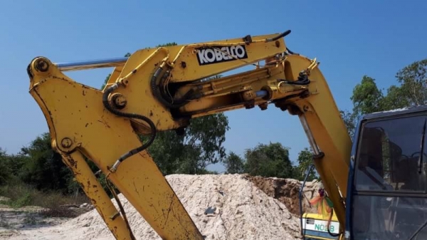 ขาย 495,000 KOBELCO sk 60-3 สภาพเก่านอก เครื่องดี ปั้มแรง เอวแน่น ช่วงล่างสวย  เอกสารแจ้งจำหน่าย รถสวยพร้อมใช้ รถอยู่ ปทุมธานี สามโคก 090-772-3710 090-772-3708