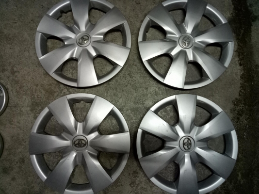 ฝาครอบล้อ โตต้า.#ชุดละ400บ.อีซูซุ.#ชุดละ300บ.(ราคารวมส่งทั่วไทย)  สนใจ.0879050181