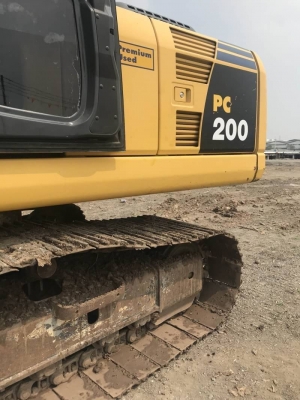 KOMATSU PC 200-8MO
