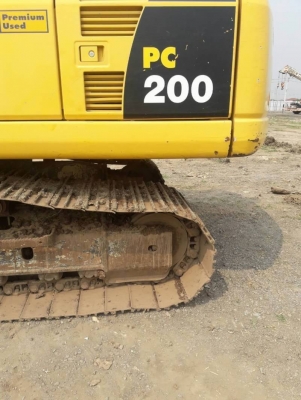 KOMATSU PC 200-8MO