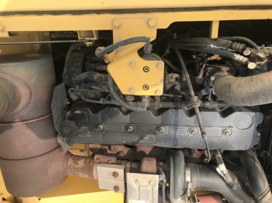 KOMATSU PC 200-8MO