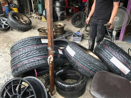 ขายใหม่ขอบ 20 ดีสโตน 265-50-20 ปี18 เส้นละ3000 บาท