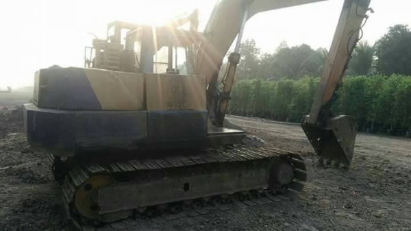 KOMATSU PC120-3 ทำงานดี เครื่องปั้มดี บอดีครบ อยู่นครนายก ราคา255,000บ. สนใจ 0835601591 หรือ 0903494058 KOMATSU PC120-3 ทำงานดี เครื่องปั้มดี บอดีครบ อยู่นครนายก ราคา255,000บ. สนใจ 0835601591 หรือ 0903494058