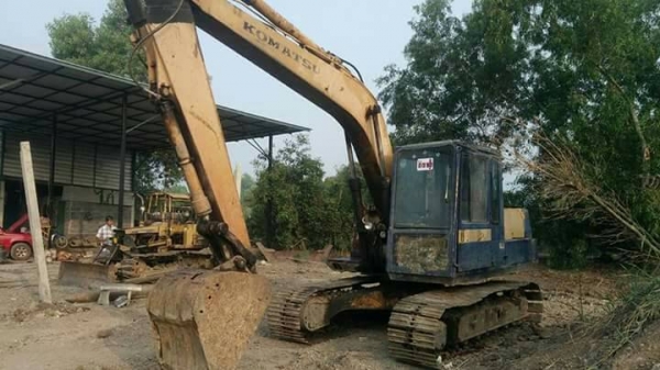 KOMATSU PC120-3 ทำงานดี เครื่องปั้มดี บอดีครบ อยู่นครนายก ราคา255,000บ. สนใจ 0835601591 หรือ 0903494058 KOMATSU PC120-3 ทำงานดี เครื่องปั้มดี บอดีครบ อยู่นครนายก ราคา255,000บ. สนใจ 0835601591 หรือ 0903494058