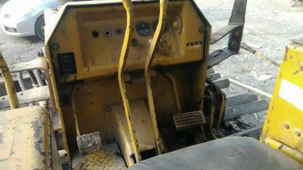 แทรคเตอร์ KOMATSU D20PL-5 โช่บูชดี เครื่องปั้มทำงานดี อยู่นครนายก ราคา75,000บ. สนใจ 0835601591 หรือ 0903494058 แทรคเตอร์ KOMATSU D20PL-5 โช่บูชดี เครื่องปั้มทำงานดี อยู่นครนายก ราคา75,000บ. สนใจ 0835601591 หรือ 0903494058