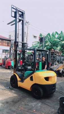 +++ ขายโฟล์คลิฟท์  KOMATSU FG25  ขนาด 2.5  ตัน  เครื่องยนต์เบนซิน  เสา  4  เมตร  เกียร์ธรรมดา  ยางตันครับ
