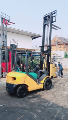 +++ ขายโฟล์คลิฟท์  KOMATSU FG25  ขนาด 2.5  ตัน  เครื่องยนต์เบนซิน  เสา  4  เมตร  เกียร์ธรรมดา  ยางตันครับ