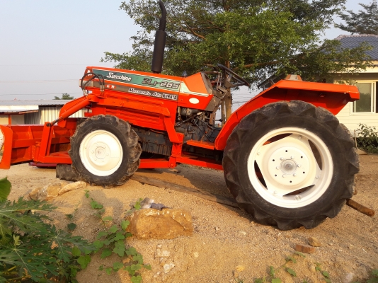 ขายL1-265 สองเพลา เพาวเวอร์ เครื่องสี่สูบ พร้อมใบดันหน้า