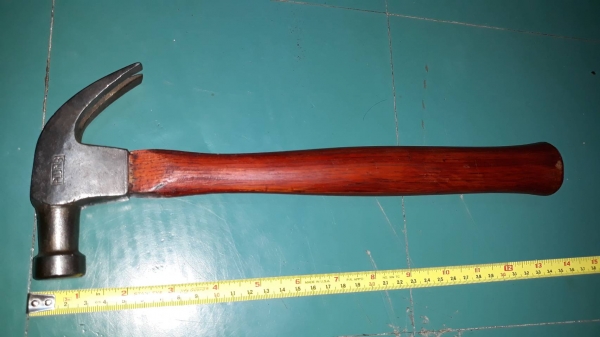 ขายค้อน 16OZ. PLUMB MADE IN USA.เก่าเหล็กมันเงามือสองสวยงาม ขายค้อน 16OZ. PLUMB MADE IN USA.เก่าเหล็กมันเงามือสองสวยงาม