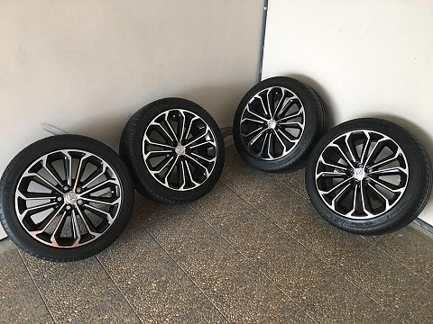 ขายล้อ toyota altis esport 5รู100 ยาง michelin 215/45 ขอบ 17 ปี 2015 วิ่งมา 40000 โล ติดรถผมมาครับ ม