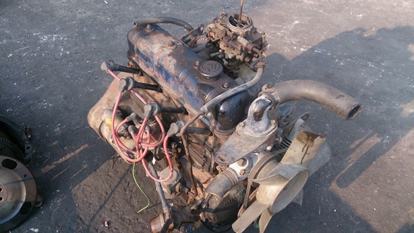 ขายเครื่องยนต์โตโยต้า 12r 6550 บาท