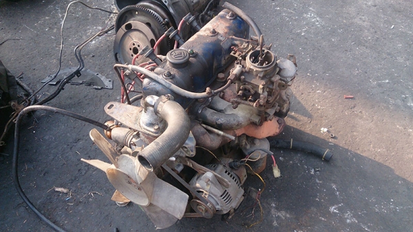 ขายเครื่องยนต์โตโยต้า 12r 6550 บาท