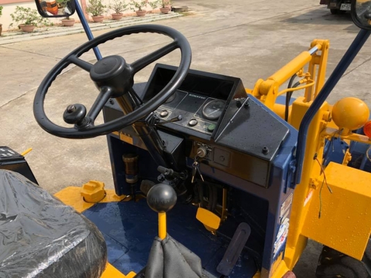 รถตักล้อยาง KOMATSU WA20-1 ทำสีใหม่ นำเข้า มือสองญี่ปุ่น