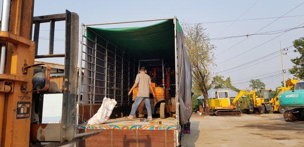 ขายด่วน185,000รถยกดีเซลTOYOTA5FD25ยก2.5ตันเสาสูง3เมตรยางหน้าคู้ยกจริงได้ถึง2.7ตันรถนอกนำเข้ายังไม่เคยใช้งานในเมืองไทยเลย