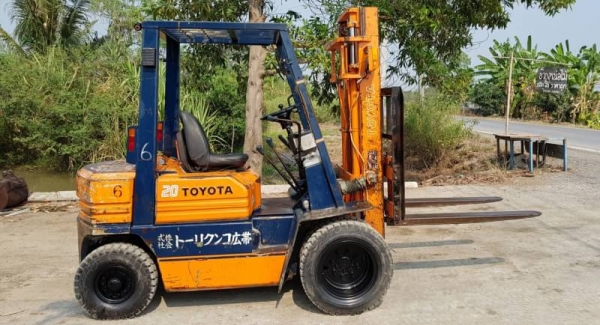 ขายด่วน185,000รถยกดีเซลTOYOTA5FD25ยก2.5ตันเสาสูง3เมตรยางหน้าคู้ยกจริงได้ถึง2.7ตันรถนอกนำเข้ายังไม่เคยใช้งานในเมืองไทยเลย