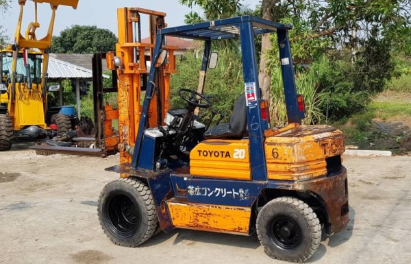 ขายด่วน185,000รถยกดีเซลTOYOTA5FD25ยก2.5ตันเสาสูง3เมตรยางหน้าคู้ยกจริงได้ถึง2.7ตันรถนอกนำเข้ายังไม่เคยใช้งานในเมืองไทยเลย