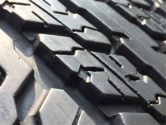 ยาง Yokohama 265 65 17 ปี16 ดอกเต็ม ไม่มีปะ เนื้อนิ่มๆ ใช้ยาว ราคาไม่แพง