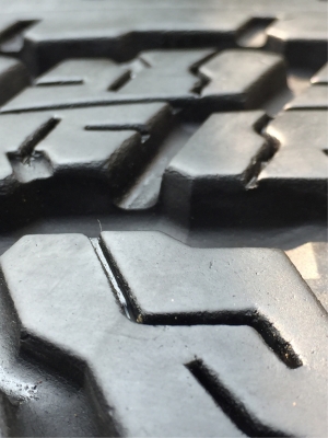 ยาง Yokohama 265 65 17 ปี16 ดอกเต็ม ไม่มีปะ เนื้อนิ่มๆ ใช้ยาว ราคาไม่แพง