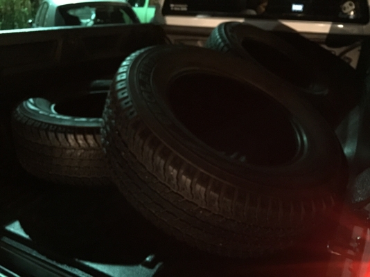 ยาง Yokohama 265 65 17 ปี16 ดอกเต็ม ไม่มีปะ เนื้อนิ่มๆ ใช้ยาว ราคาไม่แพง