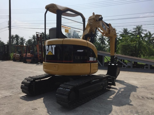 รถขุดเล็ก CAT 303SR ทำสีใหม่ นำเข้ามือสองญี่ปุ่น