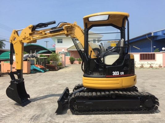 รถขุดเล็ก CAT 303SR ทำสีใหม่ นำเข้ามือสองญี่ปุ่น