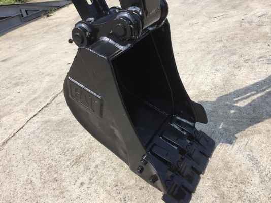 รถขุดเล็ก CAT 303SR ทำสีใหม่ นำเข้ามือสองญี่ปุ่น