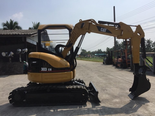 รถขุดเล็ก CAT 303SR ทำสีใหม่ นำเข้ามือสองญี่ปุ่น