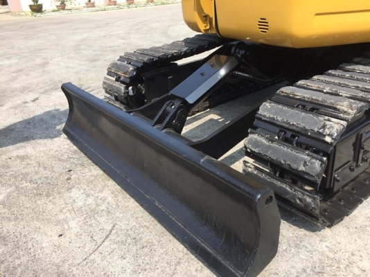 รถขุดเล็ก CAT 303SR ทำสีใหม่ นำเข้ามือสองญี่ปุ่น