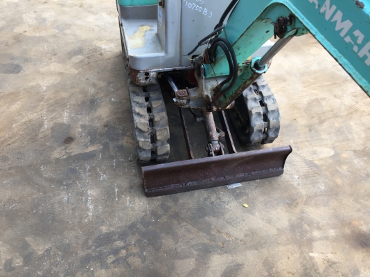 ขายรถขุดจิ๋ว เก่าญี่ปุ่น ขึ้นท้ายรถบิ๊กอัพได้ ยี่ห่อYANMAR B05 เครื่องยนต์ 1 สูบ (ดีเซล)