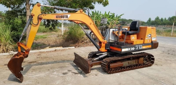 ขายด่วน165,000รถแบคโฮKUBOTAคูโบต้าKH70เทียบเท่าPC35เครื่องคูโบต้า3สูบดีปั่มแรงรถนอกเพิ่งนำเข้ามาใหม่ยังไม่เคยใช้งานในเมืองไทยเลย